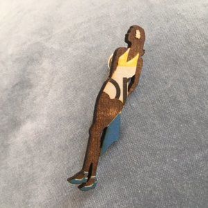 Hand-made wooden brooch/pin